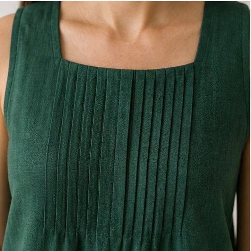 Emerald Pleated Blouse - Picture 4 of 4